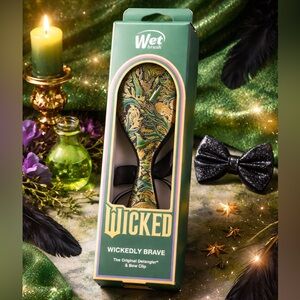 Wicked x Wet Brush Detangle and Style Kit NIB / NWT Wickedly Brave Elphaba